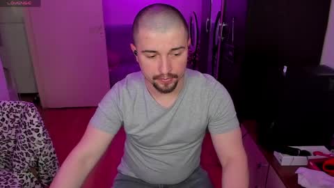 Snapshot of michael_wolfborn chatting on April 20, 2:20 pm Michael online show from April 20, 2:20 pm