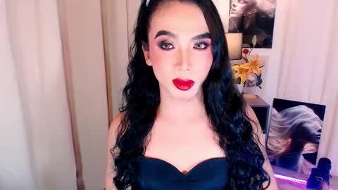 michaelagoddess online show from December 17, 5:52 pm