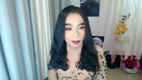Snapshot of michaelagoddess chatting on May 5, 10:29 pm michaelagoddess online show from May 5, 10:29 pm