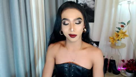 Snapshot of michaelagoddess chatting on May 10, 5:18 pm michaelagoddess online show from May 10, 5:18 pm