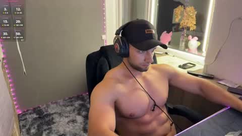 Snapshot of michaelbradley_for_u chatting on July 28, 8:34 pm michaelbradley_for_u online show from July 28, 8:34 pm