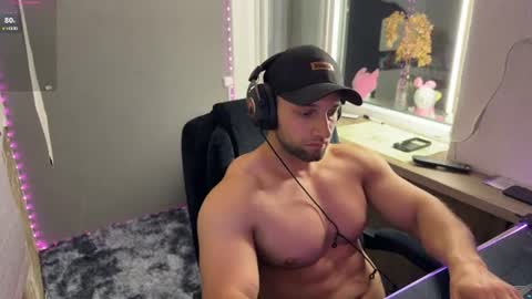 Snapshot of michaelbradley_for_u chatting on July 28, 8:52 pm michaelbradley_for_u online show from July 28, 8:52 pm