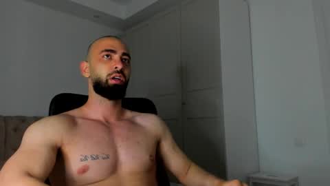 Snapshot of michaelevansx chatting on May 11, 9:45 pm MichaelEvansx online show from May 11, 9:45 pm