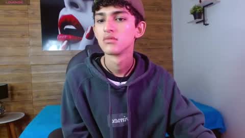 Snapshot of michaelkoiv chatting on November 27, 12:18 pm michaelkoiv online show from November 27, 12:18 pm