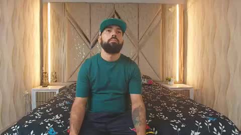 Snapshot of michaell_twink chatting on June 1, 12:56 am Michaell online show from June 1, 12:56 am
