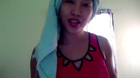 Snapshot of michaeltagocon chatting on January 1, 1:04 am My name is Kel 18. 53 short and petite... online show from January 1, 1:04 am