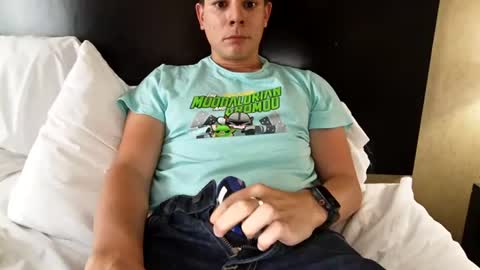 Snapshot of michaeltwinkboy chatting on June 29, 4:29 pm michaeltwinkboy online show from June 29, 4:29 pm