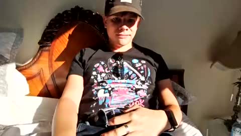 Snapshot of michaeltwinkboy chatting on July 5, 1:40 pm michaeltwinkboy online show from July 5, 1:40 pm
