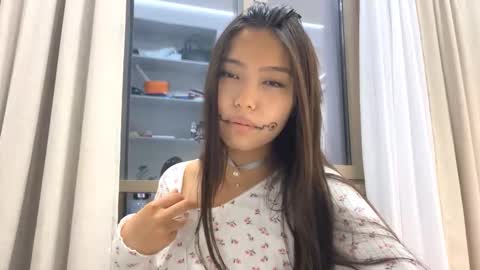 Snapshot of michalkandoll chatting on November 1, 8:22 pm Aidaxo online show from November 1, 8:22 pm