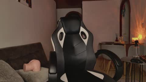 Snapshot of michel_g22 chatting on May 14, 12:06 am michel g22 online show from May 14, 12:06 am