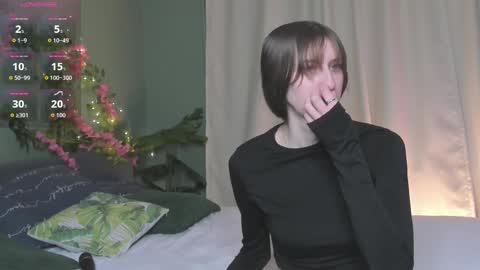 michele_mack online show from December 2, 2:39 am