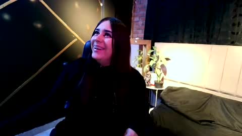 Snapshot of michell_h chatting on May 8, 4:51 am Nani online show from May 8, 4:51 am