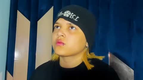 Snapshot of michell_rs chatting on November 13, 3:16 am michell_rs online show from November 13, 3:16 am