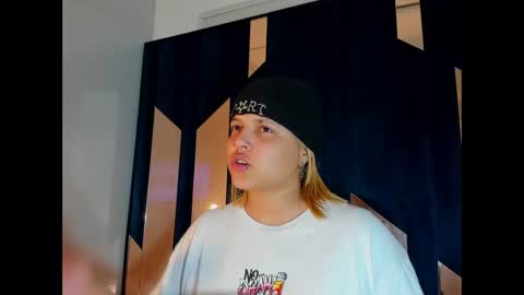 Snapshot of michell_rs chatting on December 17, 3:12 am michell_rs online show from December 17, 3:12 am