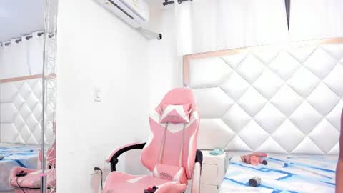 Snapshot of michelleblair1 chatting on June 9, 12:50 pm michelleblair1 online show from June 9, 12:50 pm