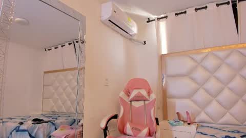 michelleblair1 online show from June 19, 1:59 pm