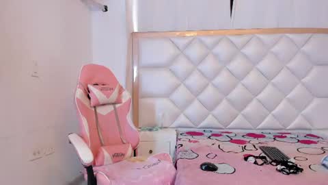michelleblair1 online show from July 3, 12:33 pm