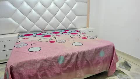 michelleblair1 online show from July 15, 12:32 pm