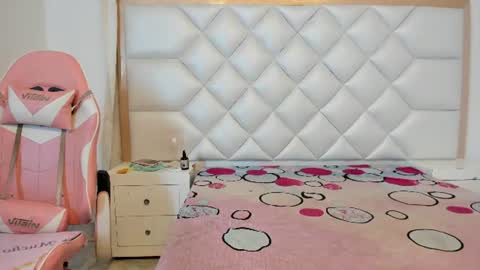 michelleblair1 online show from July 29, 12:47 pm
