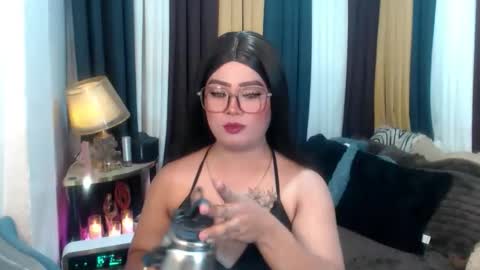 Snapshot of michellechannelxxx chatting on June 7, 11:25 am Michelle online show from June 7, 11:25 am