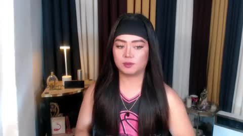 Snapshot of michellechannelxxx chatting on June 15, 3:14 pm Michelle online show from June 15, 3:14 pm