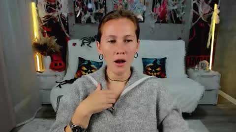 MichelleOrtis online show from October 29, 12:40 pm