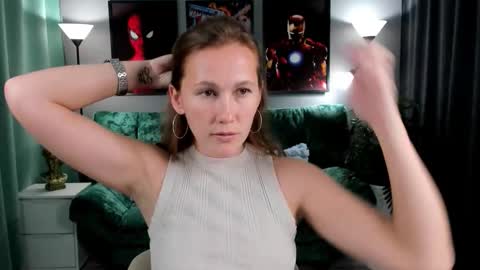 MichelleOrtis online show from November 18, 12:31 pm