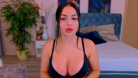 michellereys online show from October 7, 7:11 pm