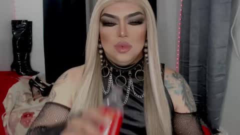 Michelle online show from December 17, 6:25 pm