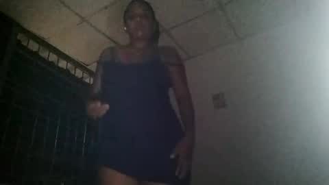 Snapshot of michellhot886 chatting on November 27, 7:10 am michellhot886 online show from November 27, 7:10 am