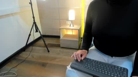 michonne_09 online show from May 10, 2:06 am