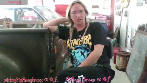 Snapshot of mickey85knoxx chatting on November 30, 6:12 pm mickey85knoxx online show from November 30, 6:12 pm