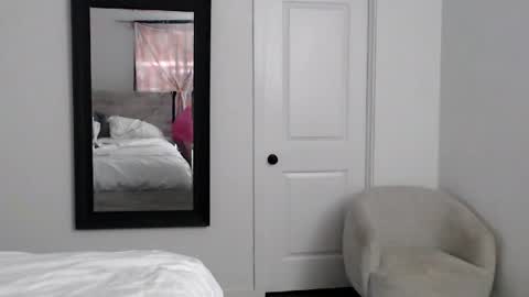mickeynhayzel online show from May 1, 11:42 pm