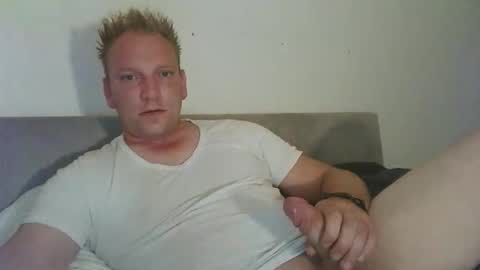 mickkxl online show from September 29, 11:15 am