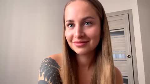 Snapshot of micky_blush chatting on July 2, 6:41 am Micky online show from July 2, 6:41 am