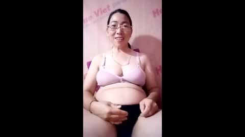 Snapshot of mickye00 chatting on June 8, 7:14 pm Miky online show from June 8, 7:14 pm
