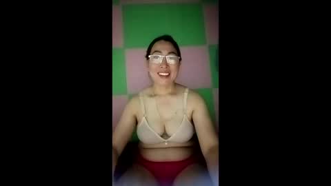 Snapshot of mickye00 chatting on June 11, 1:16 am Miky online show from June 11, 1:16 am