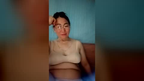Snapshot of mickye00 chatting on June 16, 2:52 pm Miky online show from June 16, 2:52 pm