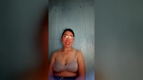 Snapshot of mickye00 chatting on June 18, 1:04 pm Miky online show from June 18, 1:04 pm