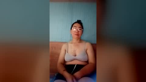 Snapshot of mickye00 chatting on June 19, 8:45 pm Miky online show from June 19, 8:45 pm