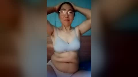 Snapshot of mickye00 chatting on June 20, 10:34 pm Miky online show from June 20, 10:34 pm