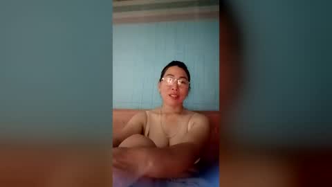Snapshot of mickye00 chatting on June 21, 1:24 pm Miky online show from June 21, 1:24 pm