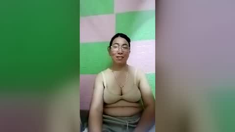 Snapshot of mickye00 chatting on June 22, 3:47 am Miky online show from June 22, 3:47 am