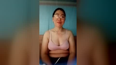 Snapshot of mickye00 chatting on June 22, 7:11 pm Miky online show from June 22, 7:11 pm