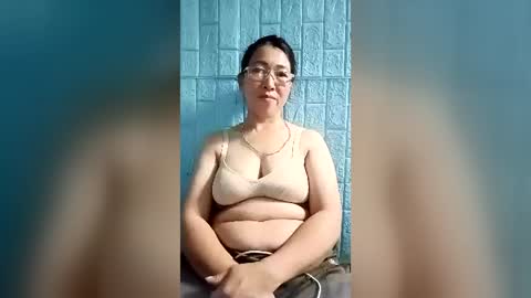 Snapshot of mickye00 chatting on June 25, 5:12 am Miky online show from June 25, 5:12 am