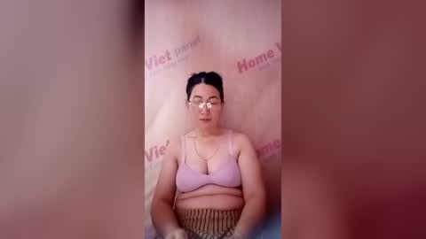 Snapshot of mickye00 chatting on June 29, 2:51 am Miky online show from June 29, 2:51 am