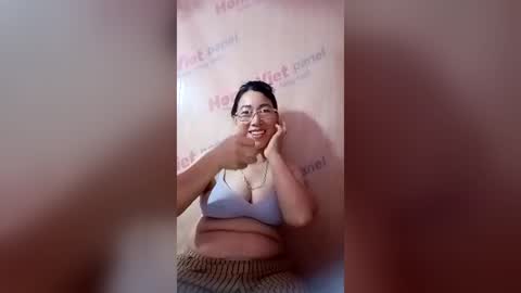 Snapshot of mickye00 chatting on July 2, 2:33 am Miky online show from July 2, 2:33 am