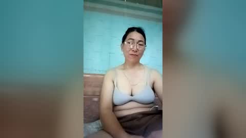 Snapshot of mickye00 chatting on July 3, 7:37 am Miky online show from July 3, 7:37 am