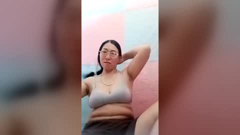 Snapshot of mickye00 chatting on July 14, 3:44 am Miky online show from July 14, 3:44 am