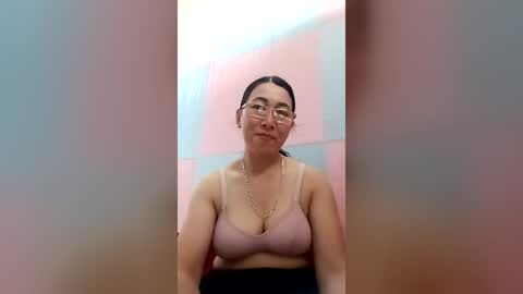 Snapshot of mickye00 chatting on July 15, 2:50 am Miky online show from July 15, 2:50 am